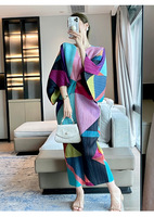 Robe longue plissée pour femme style Miyake, dégradé de couleurs, manches chauve-souris, imprimée, décontractée, taille naturelle, avec logo frontal