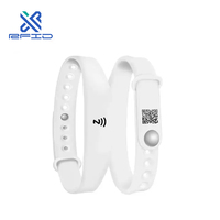 Gelang NFC RFID silikon tahan air gelang 13.56MHz Tag Mini fleksibel Model ISO Chip 1K kode QR untuk aktivitas air