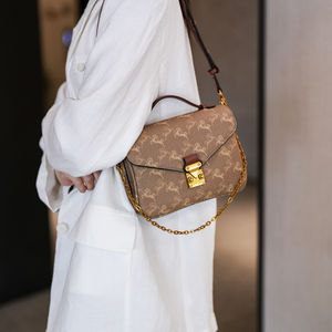 กระเป๋าถือทรงสี่เหลี่ยมสำหรับสุภาพสตรี บุด้วยเส้นใยโพลีเอสเตอร์ พร้อมตกแต่งด้วยโซ่ ราคา 226 - Product Image 6