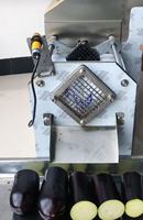 Populaire groothandel ShiBanWan stabiele continue voedingsmachine 220V 370W motor fruit- en groentestripjesmachine 200-300kg/u snack