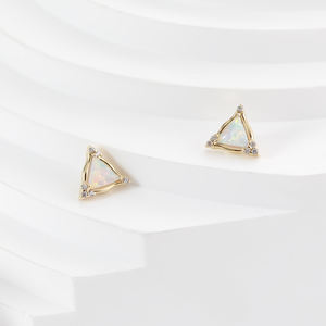 Aurien Gioielli per Piercing in Oro 14K all'Ingrosso, Orecchini Triangolari con Opale e Zirconia, Gioielli per il Corpo in Oro Vero Filettato - Product Image 2