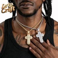 Collier pendentif croix double couche style hip-hop entièrement serti de zircons cubiques taille baguette, accessoire de rap pour homme