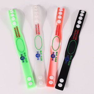 Braccialetti in silicone nfc viola arancione trasparente RFID regolabile a bottone elastico in gomma con logo oem debossed - Product Image 2