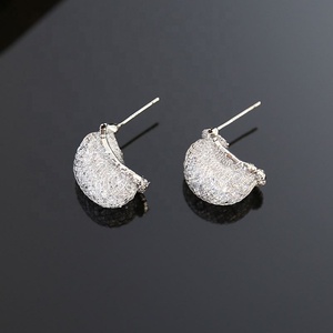 Pendientes de Botón Geométricos de Lujo de Alta Gama en Plata S925 con Incrustaciones de Circonita, Regalo Moderno - Product Image 2