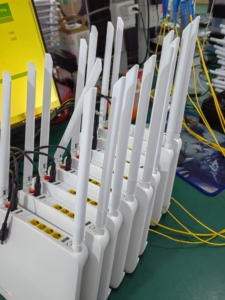 โมเด็มออปติคอล WIFI5 แบบสองย่านความถี่มือสอง พร้อมพอร์ต 4ge+1USB XPON 2.4&5G AC1200 ONU Router OMCI/TR069 FTTR/FTTX - Product Image 4