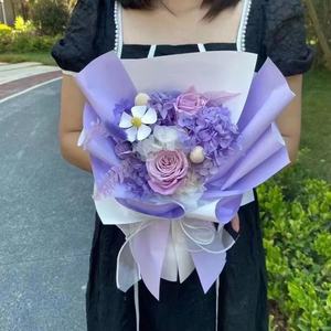 Caja de Regalo Ecológica de Alta Gama con Ramo de Rosas Creativo, Ideal para Declaraciones de Amor y Aniversarios - Product Image 1