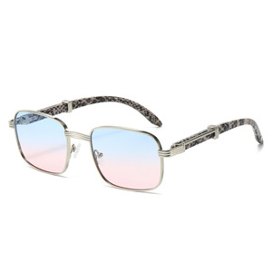 Gafas de sol rectangulares retro con montura completa, lentes degradadas, protección UV400, protección solar unisex para adultos - Product Image 3