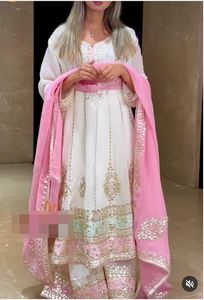 Fournisseur indien de tissu en georgette brodé de luxe, coton imperméable pour robes de mariée à prix de gros - Product Image 4
