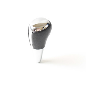 Pommeau de levier de vitesse en cuir chromé ergonomique pour Toyota Camry Prado Corolla Verso Crown Tundra Prev - Product Image 1