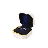 En gros Led Lumière PU Cuir Bijoux Emballage Personnalisé De Luxe Anneau Collier Boucle D'oreille Bracelet Led Boîte À Bijoux Avec Led Lumières
