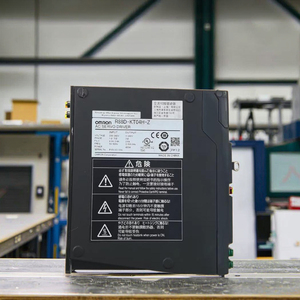 Driver AC 400V R88D-KT04H-Z 400W avec ventilateur en plastique étanche IP65, prend en charge 50Hz 1800 tr/min ; 60Hz 2000 tr/min - Product Image 1