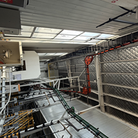 Ligne de peinture en poudre automatique intelligente synchronisée avec four de séchage et contrôle PLC pour composants métalliques d'ascenseurs