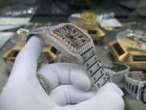 Montre squelette VVS à mouvement à quartz 39.8mm étanche de qualité supérieure personnalisée - Product Image 3