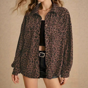 <span class=keywords><strong>Giacca</strong></span> Blazer da <span class=keywords><strong>Donna</strong></span> Autunnale Ecologica <span class=keywords><strong>in</strong></span> <span class=keywords><strong>Velluto</strong></span> <span class=keywords><strong>a</strong></span> <span class=keywords><strong>Coste</strong></span> 100% Cotone con Stampa Leopardata, Manica Lunga e Bottone Singolo - Product Image 3