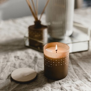 Huaming-Vela de aromaterapia de vidrio esmerilado <span class=keywords><strong>para</strong></span> decoración del hogar, sin logotipo, cera de soja de lujo, vela perfumada con aceite esencial, sin etiqueta, con tapa de madera - Product Image 2