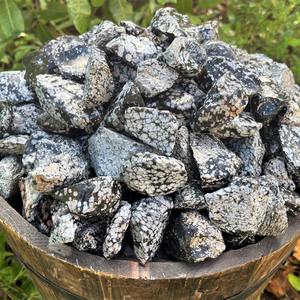 Vente en gros de pierres brutes d'obsidienne flocon de neige bohème de haute qualité, pierres de cristal naturelles polies, décoration d'intérieur unique pour les fêtes - Product Image 4