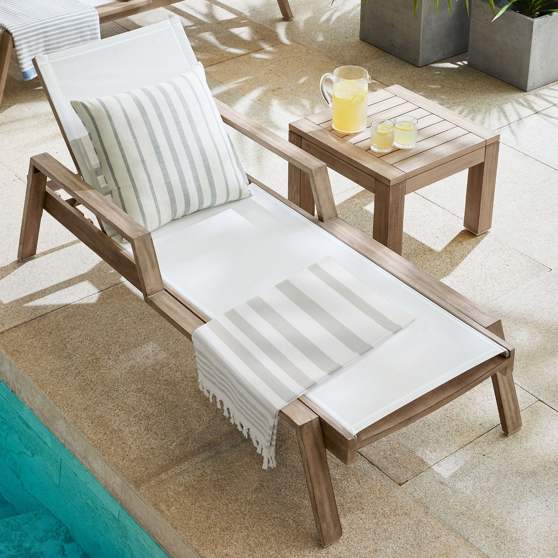 Customized garden furniture patio outdoor chaise lounge teak daybed sun loungers with cushion