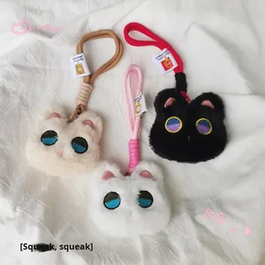 Nouveau Porte-clés Peluche Chat aux Yeux Bleus qui Couine, en Coton PP, Peluche Courte, Mignon Pendentif de Sac Noir, Petite Poupée Personnalisée, Vente en Gros - Product Image 4