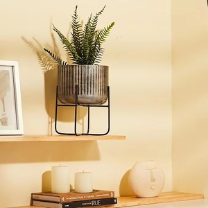 Pot de fleurs en métal de qualité supérieure pour la décoration de la maison, du bureau et du jardin, disponible à un prix abordable - Product Image 3