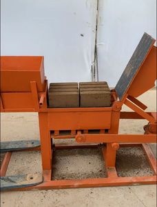 Máy làm gạch đất sét Trung Quốc sản xuất 2-40 Máy làm gạch bằng tay trái đất lồng vào nhau Máy làm gạch ở Nigeria - Product Image 3