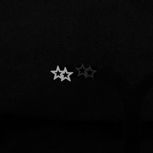 Boucles d'oreilles clous pentagramme personnalisées 2026, design ajouré de luxe léger, modèle populaire, bijoux de mode unisexe - Product Image 3