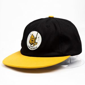 Gorras de Béisbol Promocionales al por Mayor, de 6 Paneles, con Visera Plana, Corona Negra, Visera Marrón, de Sarga de Algodón Pesado, con Cierre a Presión y Parche Tejido - Product Image 1
