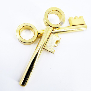 Accesorios de magia Kingmagic para trucos de cambio de llaves, venta al por mayor para fabricantes, para espectáculos de talento, interacción en plano cerrado y creación de ambiente. - Product Image 5