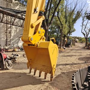 Excavatrice sur chenilles d'occasion Komatsu PC240-8 d'origine japonaise, prix bas, moteur, boîte de vitesses, pompe à engrenages inclus - Product Image 2
