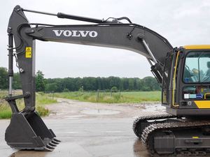 High Quality Used Volvo EC200D Crawler <b>Excavator</b> Earth Moving <b>Machinery</b> 1 Year Warranty Includes Core Engine Motor Pump Gear - Product Image 5