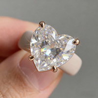 Ensemble de bagues empilables en cuivre plaqué or avec zircon en forme de cœur, style luxe léger occidental, design de niche, tendance et polyvalent