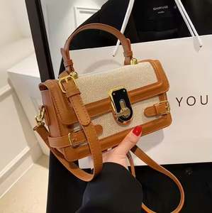 Bolso de mano de lujo con forma de cubo para boda, tejido con cuentas de paja para fiesta de noche, bonito con perlas. - Product Image 4