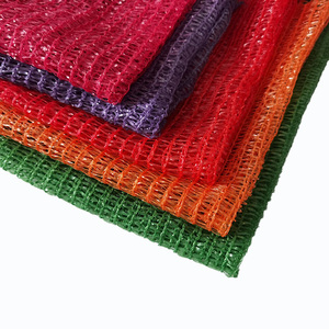 Bolsa de malla Raschel de PE ecológica de alta calidad con cordón para embalaje de verduras/patatas, Color de tamaño personalizable multifuncional - Product Image 4