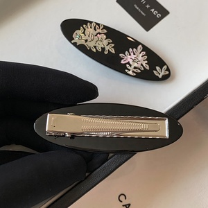 2024 nuevas <span class=keywords><strong>flores</strong></span> de nácar <span class=keywords><strong>naturales</strong></span> resina negra pinzas <span class=keywords><strong>para</strong></span> <span class=keywords><strong>el</strong></span> cabello de pico de pato tocado <span class=keywords><strong>para</strong></span> mujeres - Product Image 6