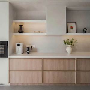 Juego de Mesa de MDF Moderno con Aparador con Espejo, Encimera de Piedra, Silla de Isla, Gabinetes de Cocina Automatizados, Duraderos y Ecológicos - Product Image 1