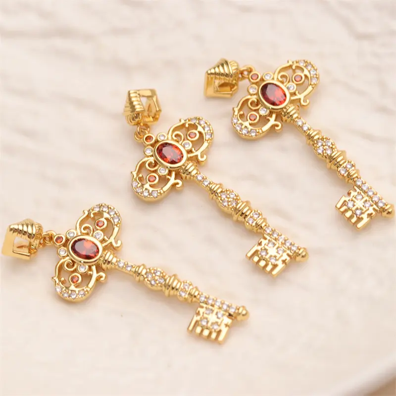 Factory Wholesale Custom Women Necklace Pendant 18k Gold Plated Key Pendant