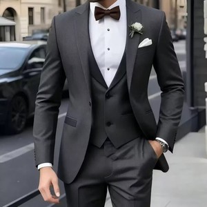 <span class=keywords><strong>Costume</strong></span> trois pièces ajusté pour <span class=keywords><strong>homme</strong></span> avec revers en pointe, tenue de soirée légère et formelle, en tissu polyester - Product Image 5
