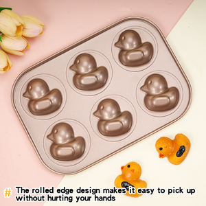 Molde para hornear pasteles antiadherente dorado de 6 patitos al por mayor, molde para hornear en horno de acero al carbono con molde de pato DIY tridimensional - Product Image 5
