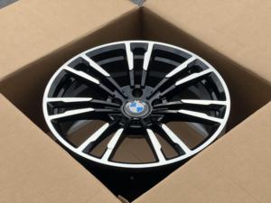 Crea un'immagine indiscutibile con la pura potenza e l'eleganza dei nostri cerchi personalizzati da 26 pollici - Product Image 2