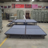 Scène de chorale pliable en alliage d'aluminium avec installation rapide et capacité de charge de 750 kg pour les concerts d'église