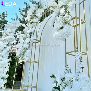 Arche de mariage en acier inoxydable plaqué or électrolytique LEDA Luxury Party Stage pour événements intérieurs et support de toile de fond - Product Image 4