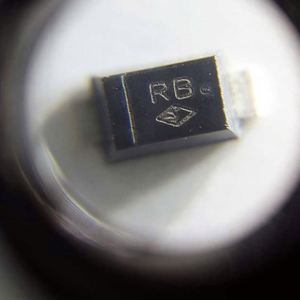 new original RS07B RB SOD-123FL Diodes Fast Recovery Diodes 700mA 1.15V 100V 150ns - Product Image 1