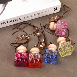 Venta al por Mayor de Botellas de Perfume Vacías de 50/100 ml, Diseño Premium a Cuadros, Envase de Perfume de Vidrio Transparente, Botella de Spray Cuadrada y Plana para Cosméticos - Product Image 5