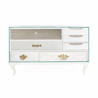 Table de chevet de luxe pour hôtel et appartement, blanche, avec sept tiroirs, miroir et finition en verre, détails en feuille d'or et bois de rose