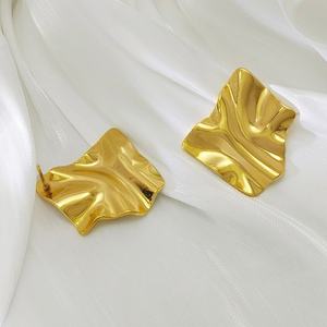 Pendientes de Acero Inoxidable con Baño de Oro de 18K PVD, Hipoalergénicos, Resistentes al Agua, para Mujer, Venta al Por Mayor - Product Image 1