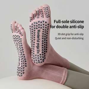 Calcetines de Yoga y Pilates Nicecin Personalizados con Logotipo, Antideslizantes, de Media Pantorrilla, con Cinco Dedos y Suela Adhesiva - Product Image 1