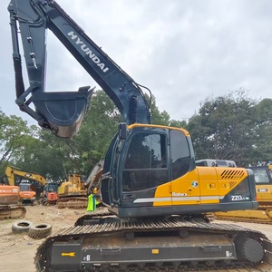 Excavatrice d'occasion Hyundai 220lc-9s de 22 tonnes avec moteur d'origine, pompe PLC et roulement - Coréen - Product Image 3