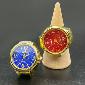 Orologio da Dito Quadrato Minimalista Y2K in Acciaio Inossidabile Placcato Oro, Movimento al Quarzo Digitale, Gioiello Casual alla Moda - Product Image 2