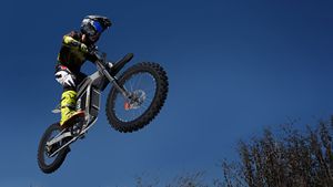 Expédition Rapide 2026 Dirt Bike Vélo Tout-Terrain <span class=keywords><strong>Moto</strong></span> Électrique 72v 300w 40ah Vélo Électrique Tout-Terrain E-Bike - Product Image 6