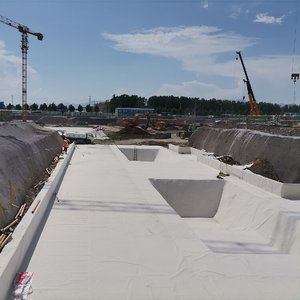 Membrana Impermeable de PVC Homogénea de Alta Flexibilidad, Puede Adaptarse a Deformaciones y Grietas Estructurales de Edificios, para Estacionamientos - Product Image 3