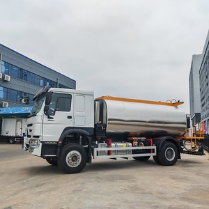 Sinotruk HOWO <b>10</b>-cubic Meter and <b>12</b>-cubic Meter Intelligent Asphalt Distributor Truck - Product Image 5